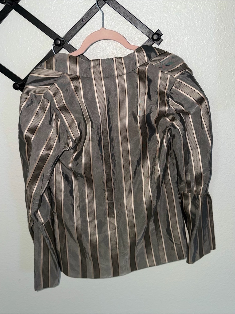 House of Harlow 1960 x revolve Striped Satin Jacket in Gray and Cream size M - Picture 5 of 5